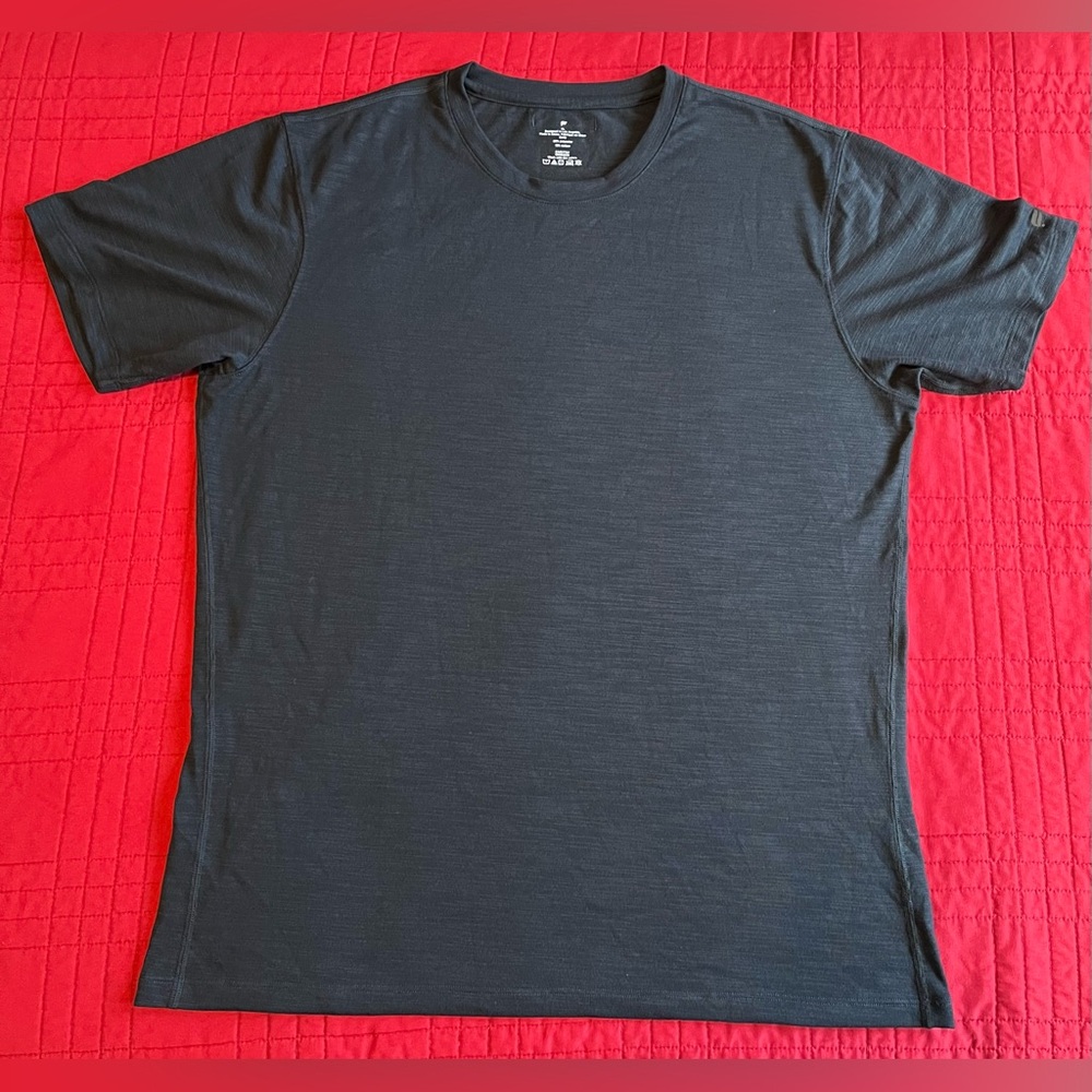 XL Fabletics Men’s The Front Row Tee T-Shirt Extra Large BLACK OBSIDIAN (NWOT)